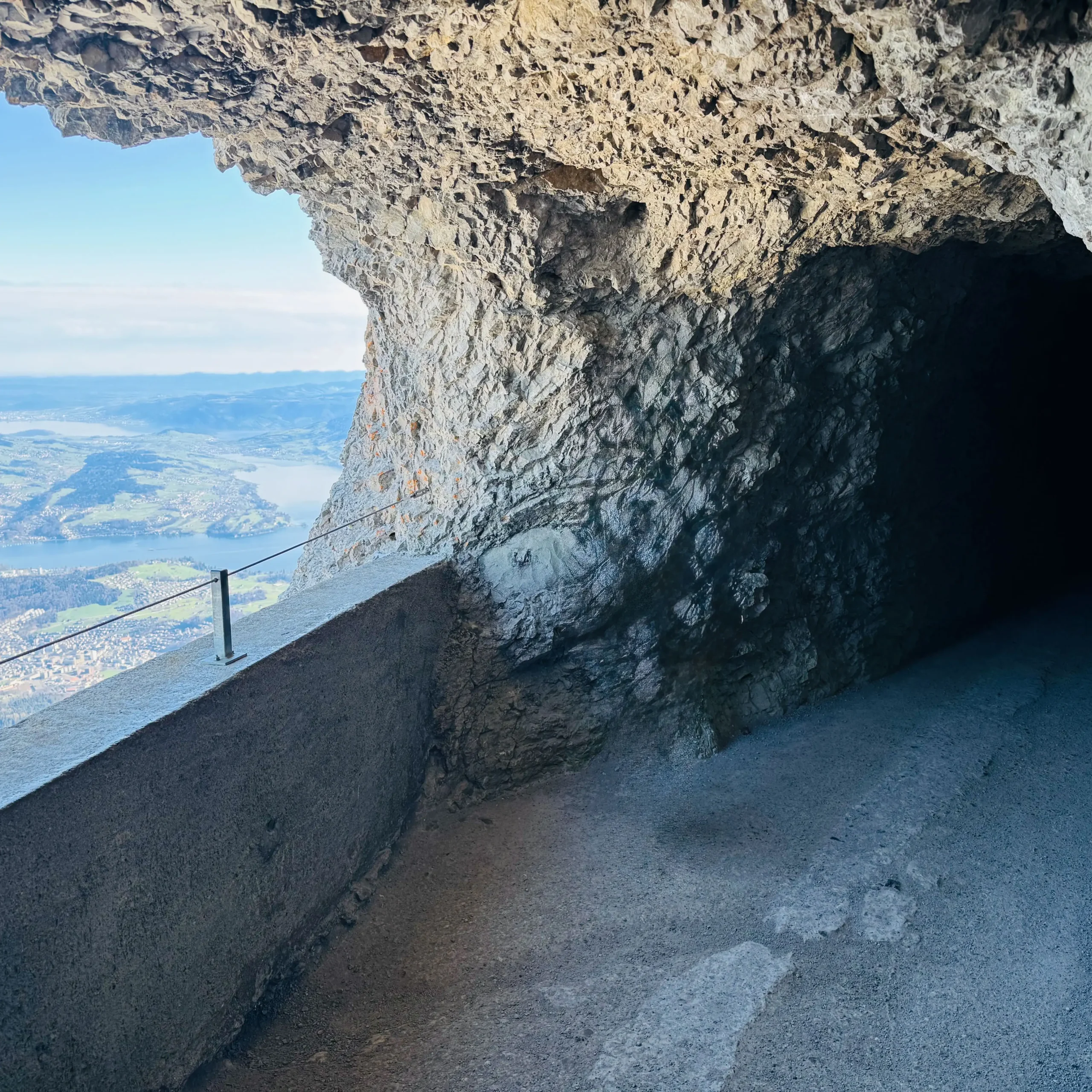 Ejderha Yolu, adını Pilatus’un efsanevi ejderhalarından alıyor. Manzara kadar hikâyesi de etkileyici.
