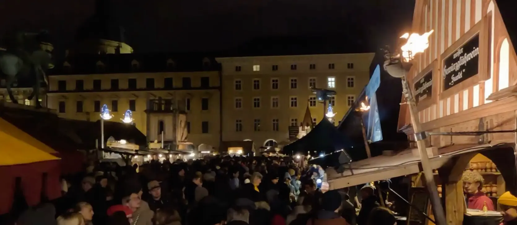 Mittelaltermarkt, Kopenhag’da Orta Çağ atmosferiyle kurulan Noel pazarı.